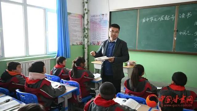 践行一所高校在培育祖国精神力量过程中